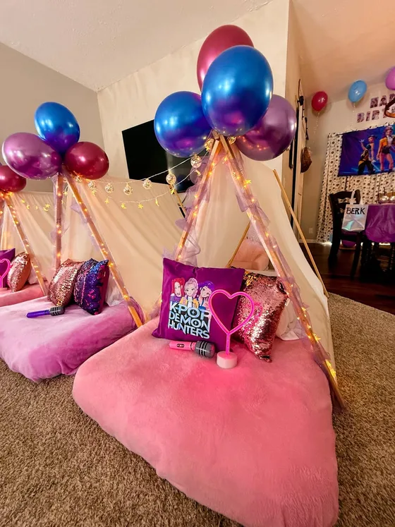 K-Pop Demon Hunters sleepover setup: Big vibes, bold colors and pop-star dreams.